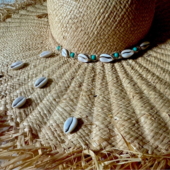 Tirabasso Natural Straw Sun Hat w Shell and turquoise beaded accents. NWOT - Picture 2 of 4